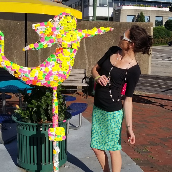 Meet your Posher, Amanda - Picture 3 of 5